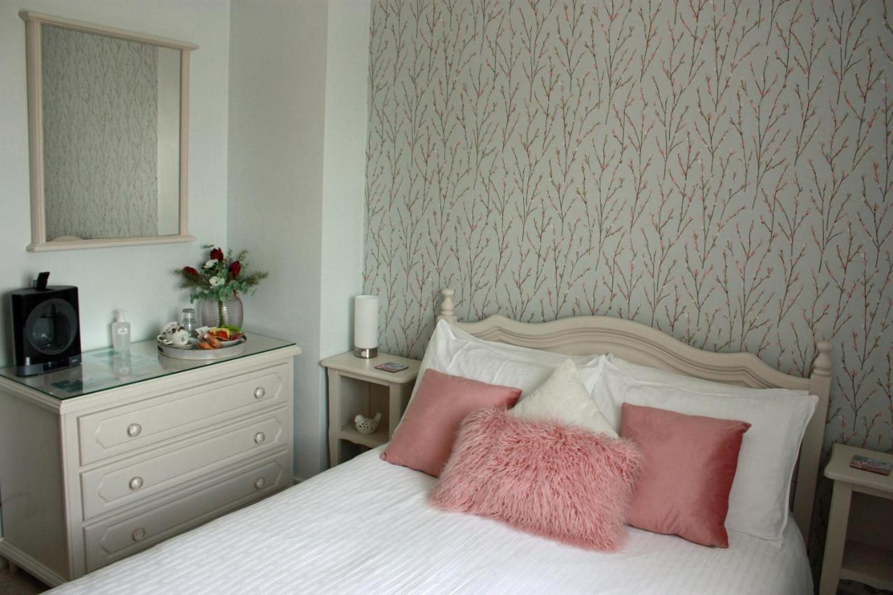 Les Camelias Bed & Breakfast Биник Екстериор снимка