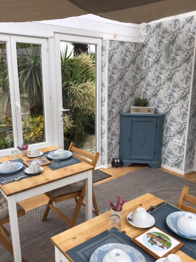 Les Camelias Bed & Breakfast Биник Екстериор снимка