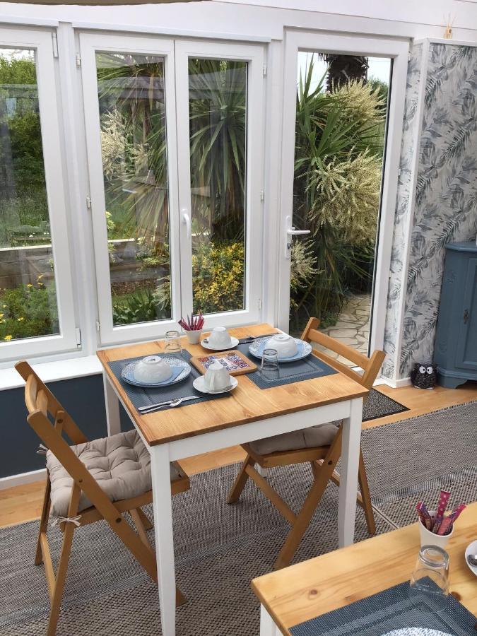 Les Camelias Bed & Breakfast Биник Екстериор снимка